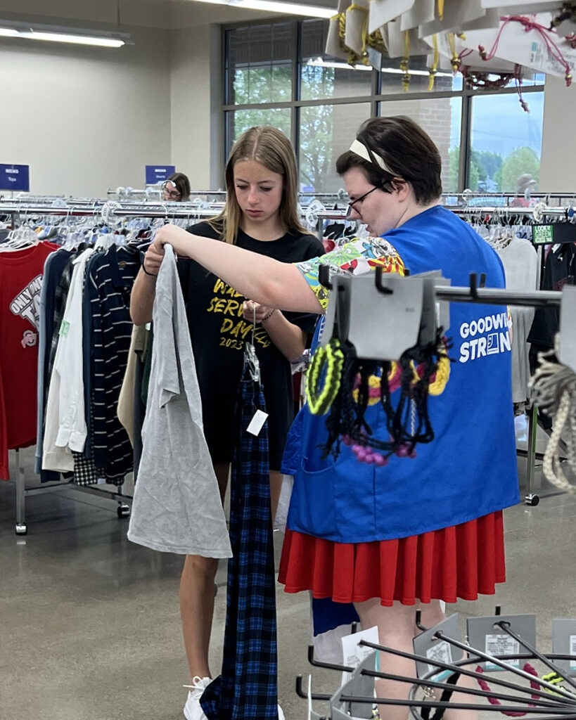 Students from Big Walnut Middle School helping at the Sunbury Goodwill store.